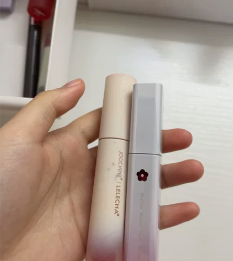 橘朵乐乐茶口红都没怎么用 就是包装被我水彩...