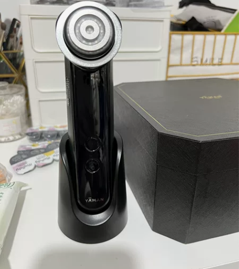 雅萌Max美容仪，基本没咋用，很新 感兴趣...