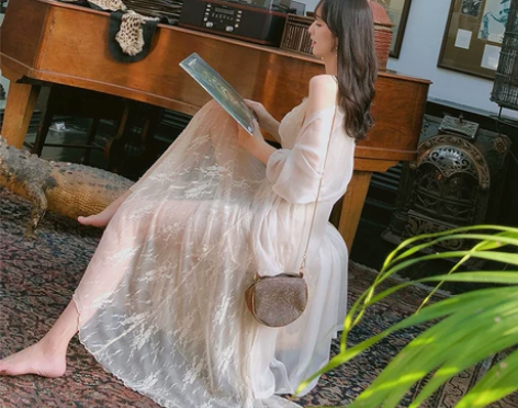 晁然学姐家秋无袖V领蕾丝吊带连衣裙重工套头...