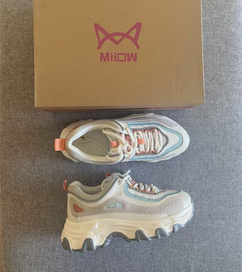 全新猫人女士运动鞋39码，适合瘦脚。正品不...