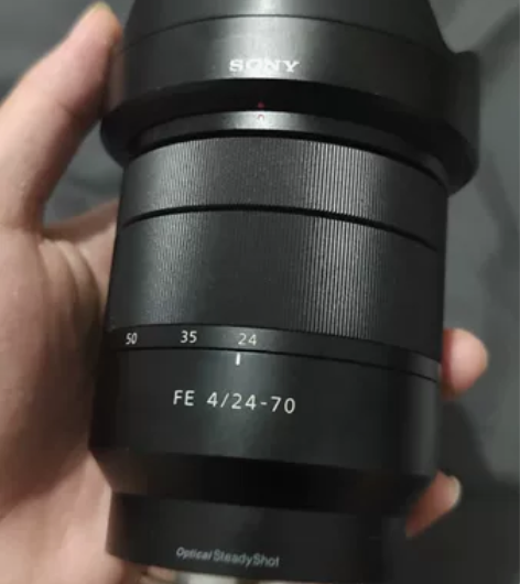 蔡司24-70 F4镜头，今年9月份在京东...