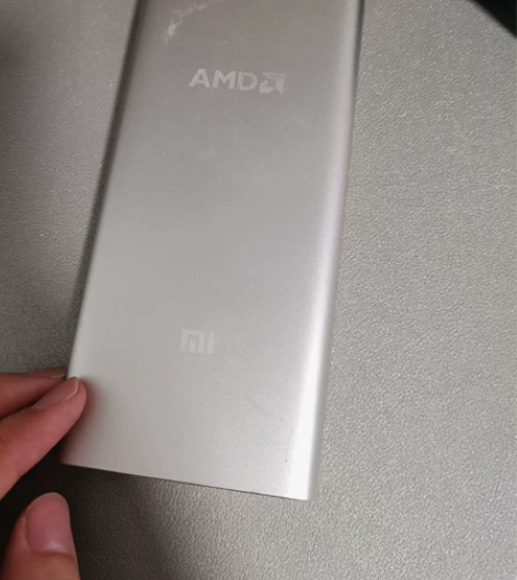 小米充电宝2 10000毫安时 有点划痕，...