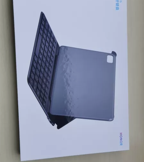 全新的荣耀平板v6智能蓝牙键盘 感兴趣的话...