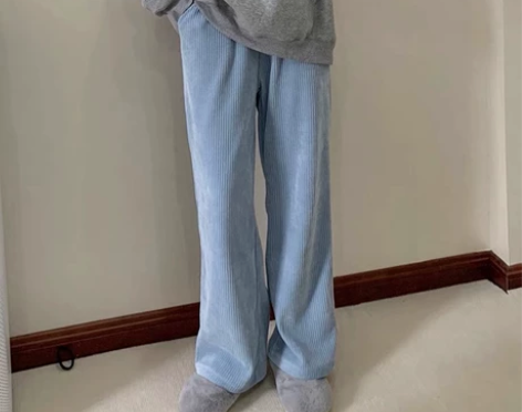 灯芯绒蓝色阔腿裤M码 感兴趣的话点“我想要...