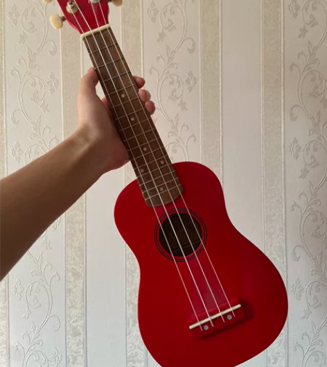 转手尤克里里 也是无意中被拥有的一个,想着...