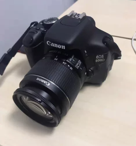 出闲置自用一套99新佳能600D单反相机带...