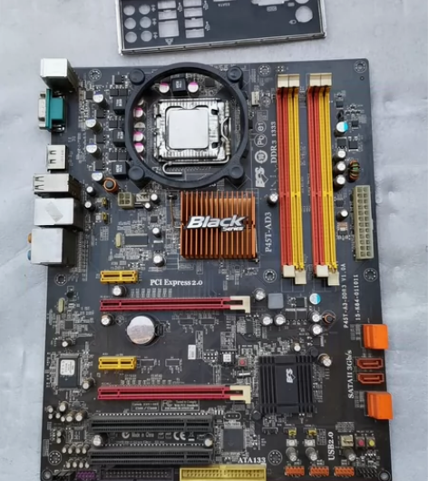 精英主板型号：P45T一AD3，DDR3内...