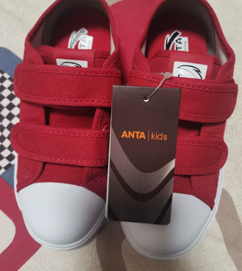 全新带吊牌安踏帆布鞋，30码，内长19㎝，...