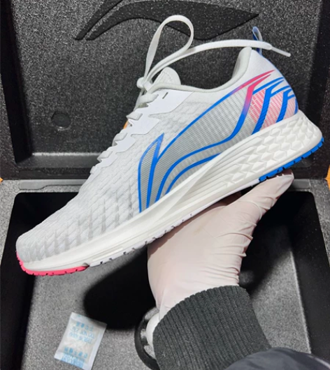 李宁 女式赤兔减震跑鞋，全新原盒带吊牌，4...