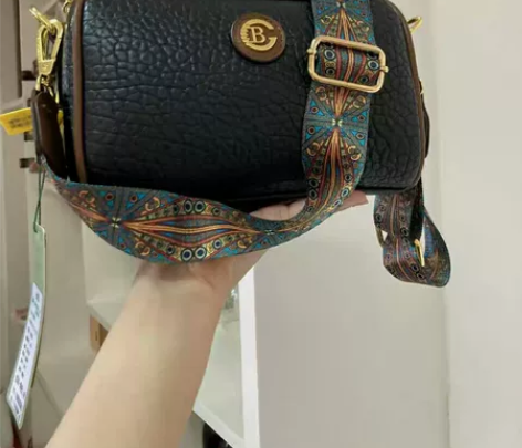 品牌折扣款全新包包撤柜特价处理清货了 黑色...