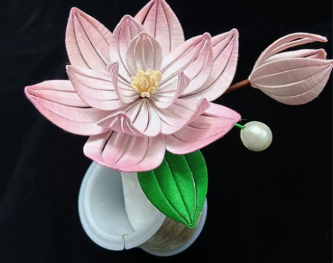 缠花荷花 现货 单品 感兴趣的话点“我...