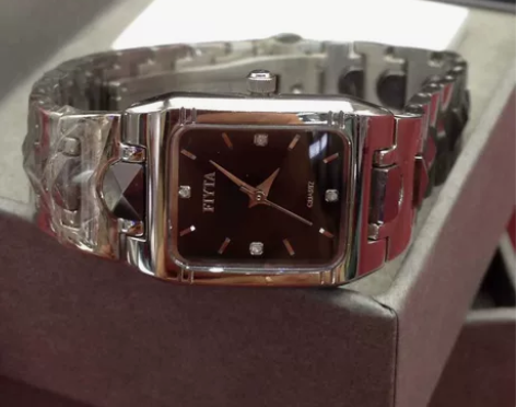 全新飞亚达女士手表，蓝宝石镜面盘面2.0厘...