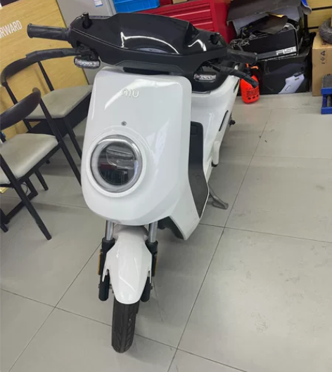 小牛电动M2S，20安锂电，全新车5899...