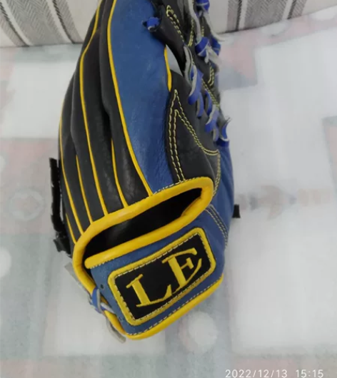 包邮8成新儿童左手棒球手套 感兴趣的话点“...