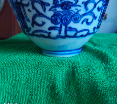 青花缠枝莲喜字茶碗，发色好，包老到代，尺寸...