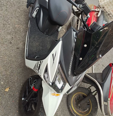 立雅踏板车，踏板摩托，路虎踏板车，国四电喷...