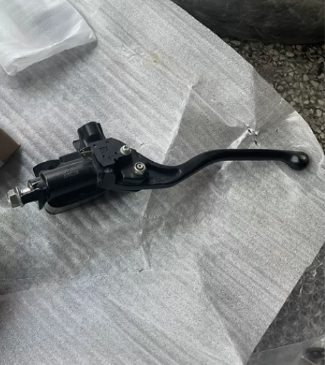 飞鹰r25原厂的刹车 给钱就卖