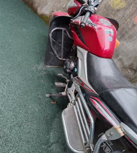 力帆150  两万公里 手续齐全在审 须过...