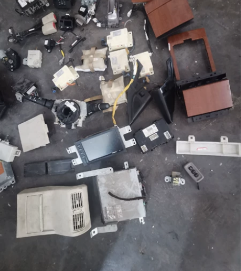 天籁公爵几个拆车件，原装拆车，功能正常成色...