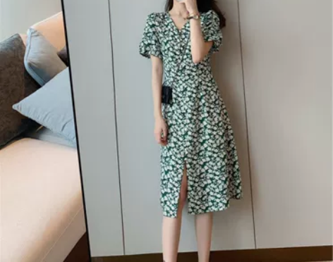 大码女装法式甜美碎花V领连衣裙女雪纺收腰气...