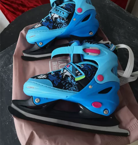 正品黑龙滑冰鞋，可调节大小，适合3-6年级...