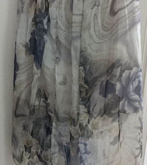 印花雪纺半身中裙 感兴趣的话点“我想要”和...