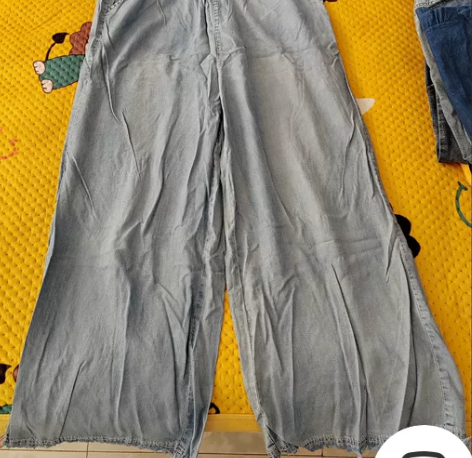 出闲置阔腿牛仔裤,薄款 主页满30包邮单买...