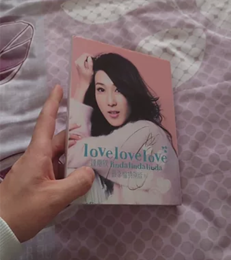 钟嘉欣    钟嘉欣亲笔签名香港TVB 港...