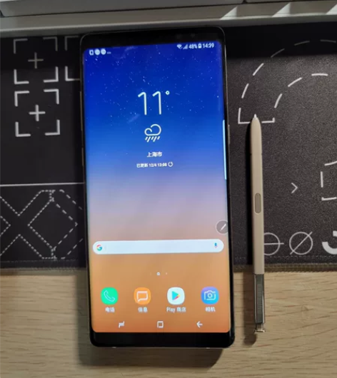 三星note8是台好机，手感颜值嘎嘎嘎的爽...