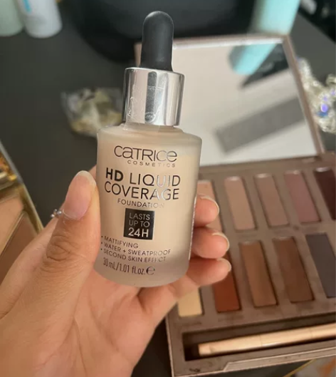 珂萃丝Catrice24小时滴管粉底液遮瑕...