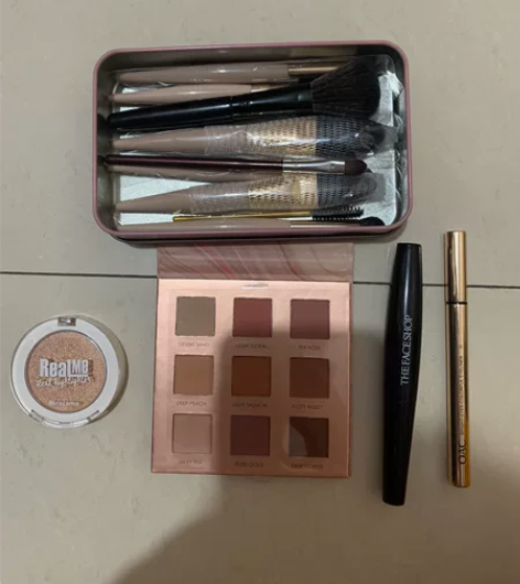 ［不退不换］眼影，高光，刷子，眼线液笔，睫...