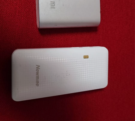 移动电源 充电宝 一个小米一个纽曼，都是1...