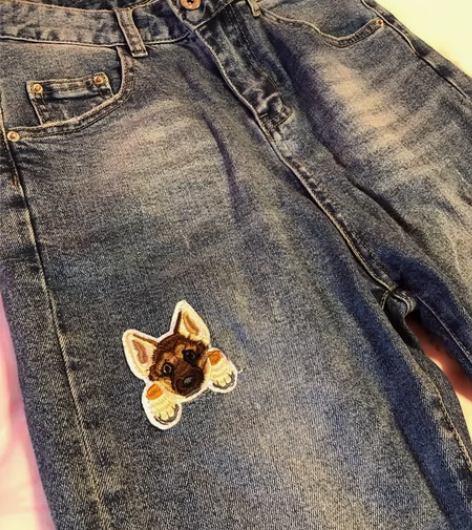 牛仔裤可爱小狗时尚潮流破洞 料子很舒服，版...