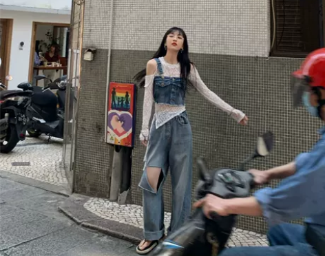 港味复古短款牛仔吊带背心女2021春秋设计...