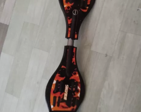 斯威单轮蛇形滑板，朋友送给孩子的，孩子不喜...