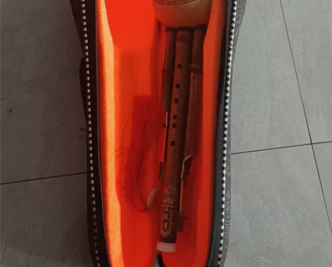 C调葫芦丝，有兴趣的可以联系我。大学统一买...