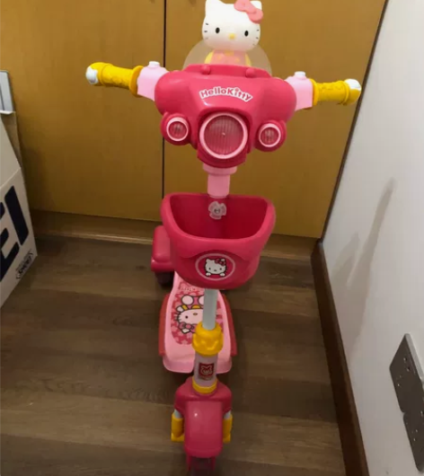 hellokitty滑板车，已绝版，有点重...