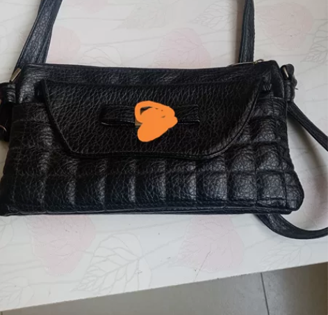 女士挎包闲置处理了！ 感兴趣的话点“我想要...