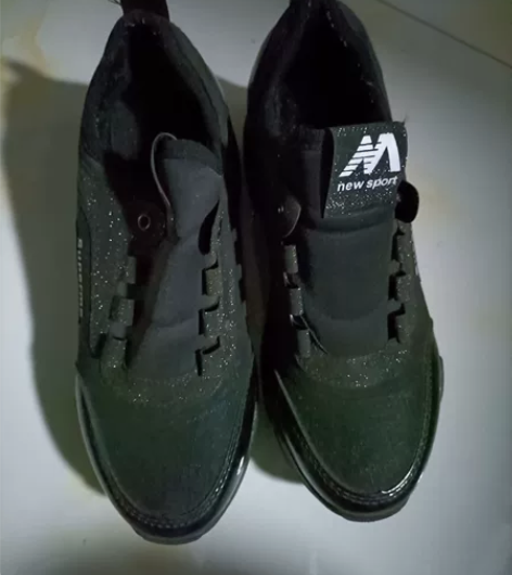 女款厚底内增高鞋鞋码记不住了，大概38码 ...