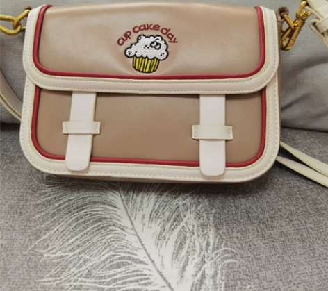 不莱玫包包 全新未使用，存放原因导致有点小...