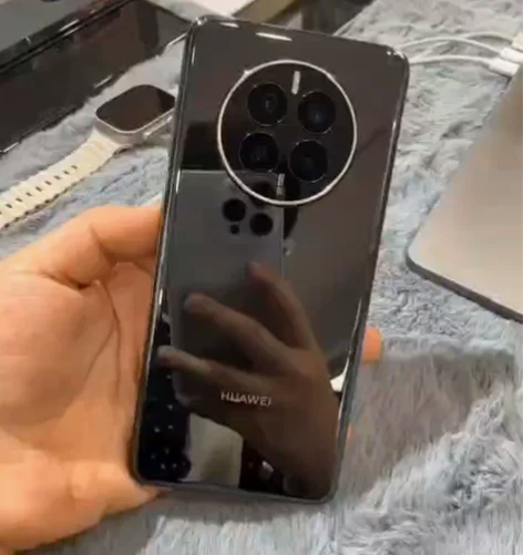 99新 华为Mate50 曜金黑 8加25...