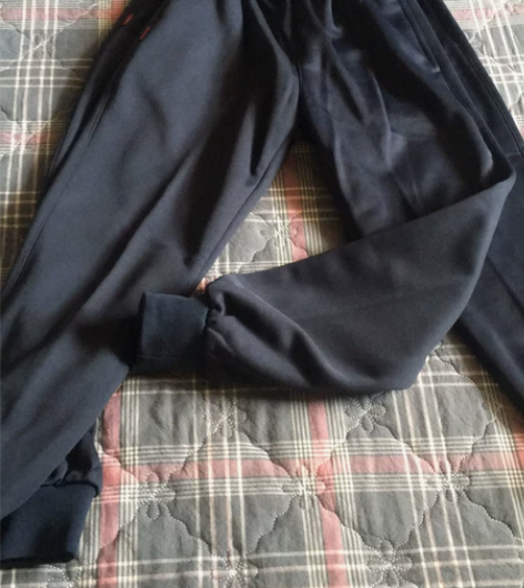 全新校服裤子135码 买小了，裤长81，偏...