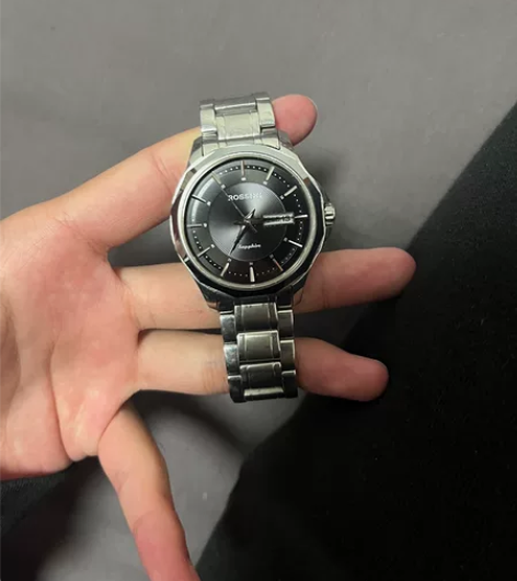 罗西尼的手表 有喜欢的可以直接下单了 包邮...