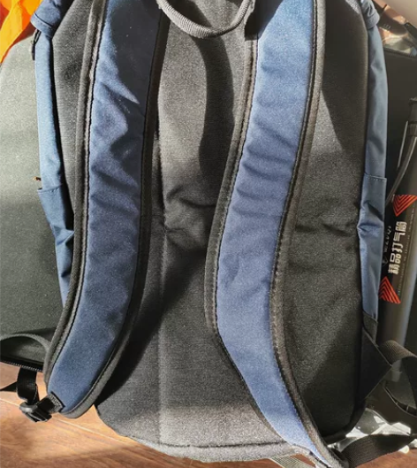 全新爱华仕双肩包、书包、商务电脑包转让，时...