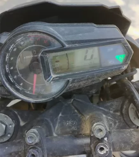 本人因工作原因现转让宝雕F2小飞鹰摩托车一...