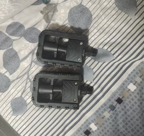 电动助力折叠车,带两个备用脚踏和一个真空胎...
