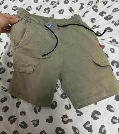男士休闲短裤，130到145斤左右穿，有点...