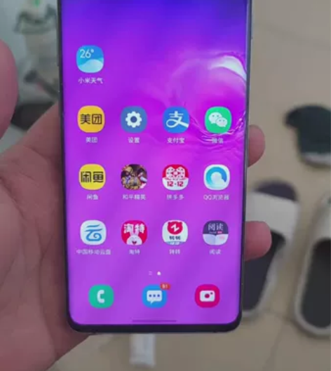 三星S10+ 8+128美版。完美屏的...