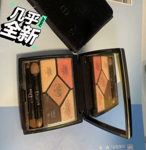 dior迪奥眼影眼线盘,本人亲自去澳门购买...