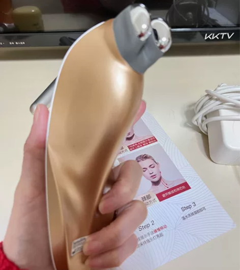 95新姗卡美容仪，因已置换别的美容仪，闲置...